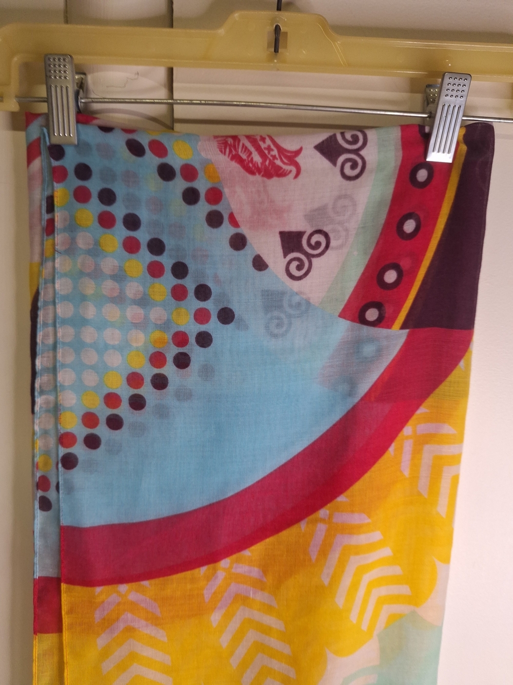 Multicolor Geometric Print & Dots Lightweight Women’s Scarf -